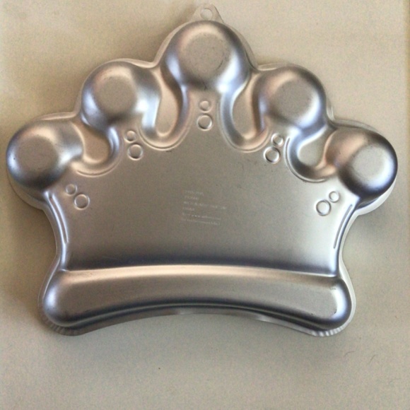 Wilton Crown Prince/ Princess Cake Pan - Picture 2 of 3